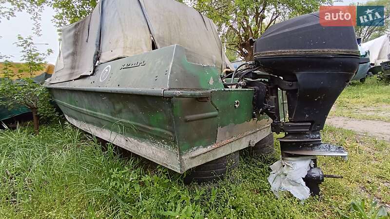 Лодка Крым Крым 1972 в Запорожье