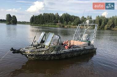 Лодка Крым М 1986 в Киеве