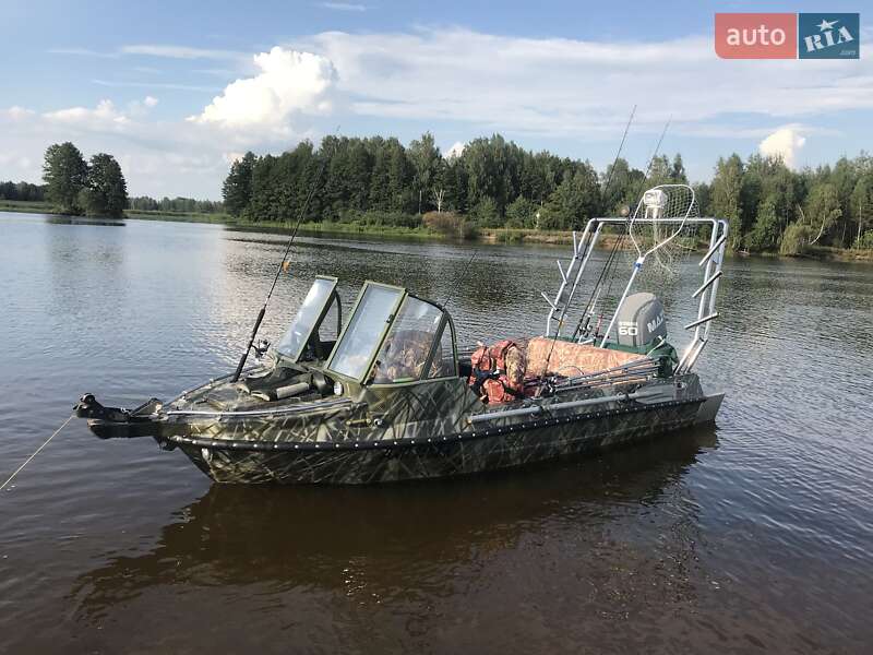 Човен Крим М 1986 в Києві