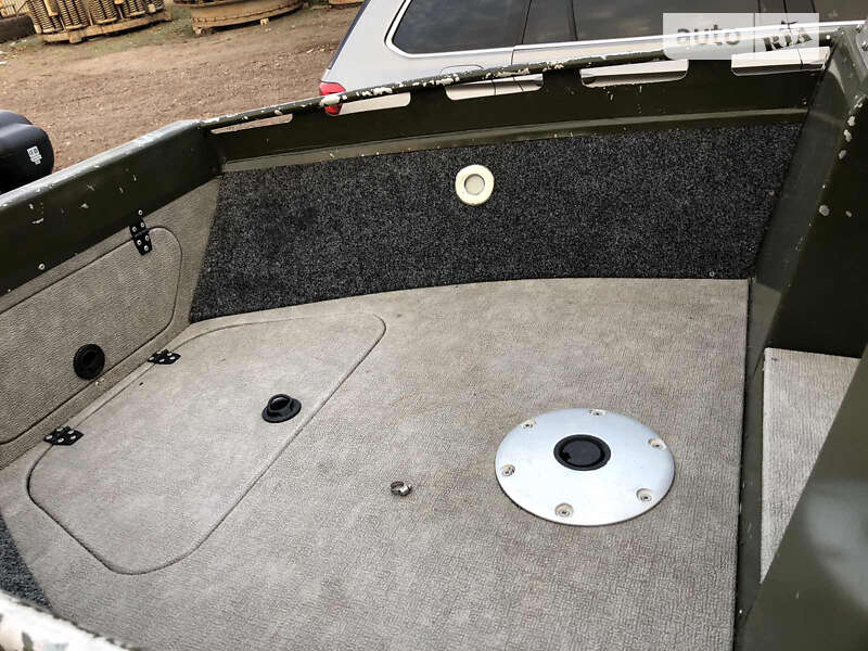 Лодка Крым М 1991 в Кривом Роге