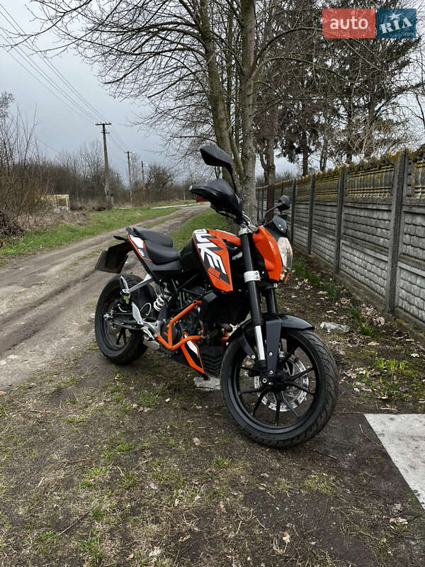Мотоцикл Спорт-туризм KTM 200 Duke 2012 в Корнині