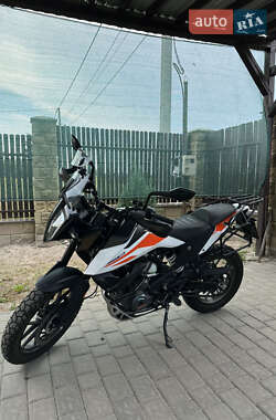Мотоцикл Багатоцільовий (All-round) KTM 390 Adventure 2021 в 