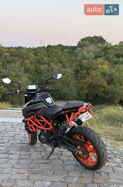 Мотоцикл Без обтекателей (Naked bike) KTM 390 Duke 2021 в 
