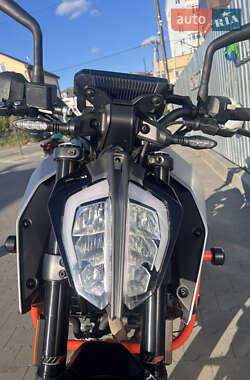 Мотоцикл Без обтекателей (Naked bike) KTM 390 Duke 2021 в 