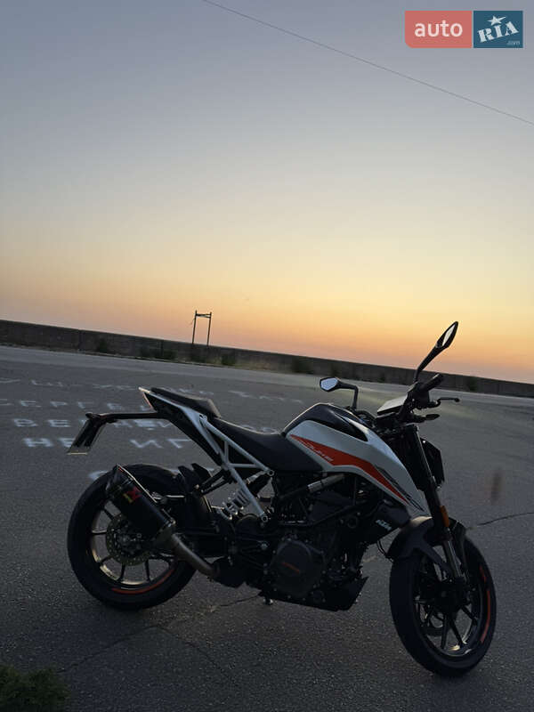Мотоцикл Без обтекателей (Naked bike) KTM 390 Duke 2024 в Киеве