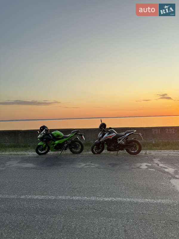 Мотоцикл Без обтекателей (Naked bike) KTM 390 Duke 2024 в Киеве