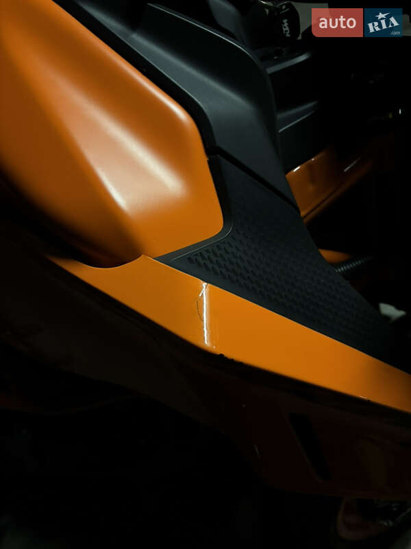Мотоцикл Без обтекателей (Naked bike) KTM 390 Duke 2024 в Киеве