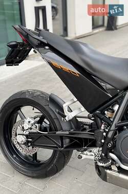 Мотоцикл Без обтекателей (Naked bike) KTM 690 Duke 2010 в 