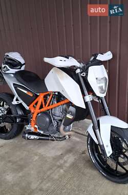 Мотоцикл Без обтекателей (Naked bike) KTM 690 Duke 2015 в Черновцах