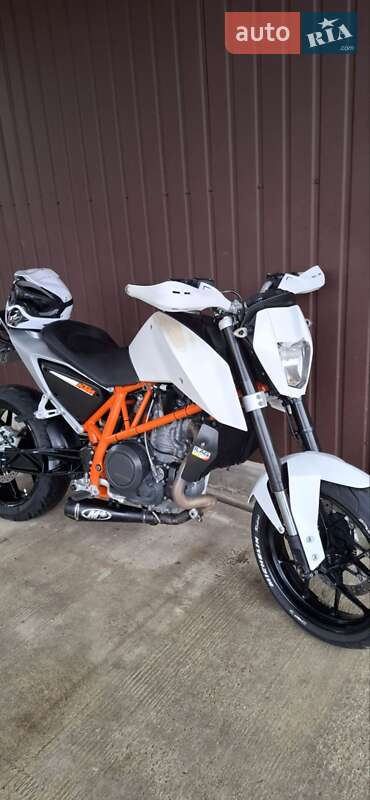 Мотоцикл Без обтікачів (Naked bike) KTM 690 Duke 2015 в Чернівцях