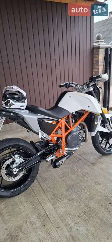 Мотоцикл Без обтікачів (Naked bike) KTM 690 Duke 2015 в Чернівцях