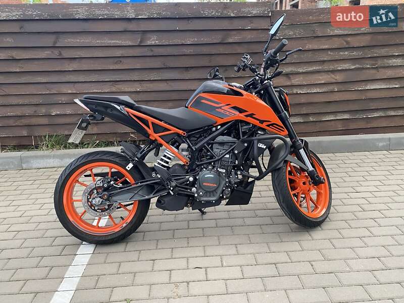 Мотоцикл Без обтекателей (Naked bike) KTM Duke 2020 в 