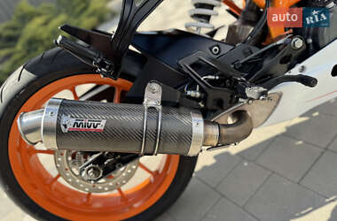 Мотоцикл Спорт-туризм KTM RC 390 2015 в 