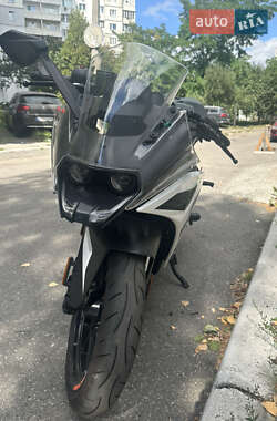 Спортбайк KTM RC 390 2021 в 