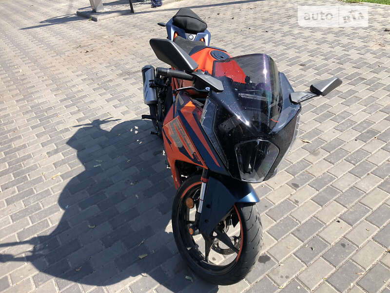 Спортбайк KTM RC 2022 в Пирятині