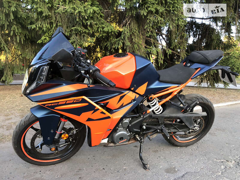 Спортбайк KTM RC 2022 в Пирятині