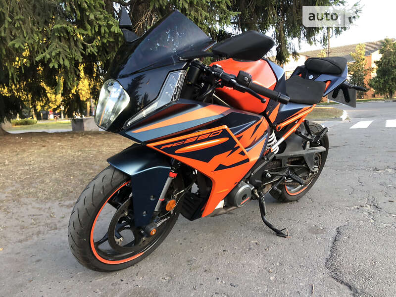 Спортбайк KTM RC 2022 в Пирятині