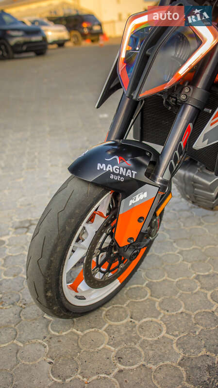 Мотоцикл Без обтекателей (Naked bike) KTM Super Duke 1290 2017 в Черновцах