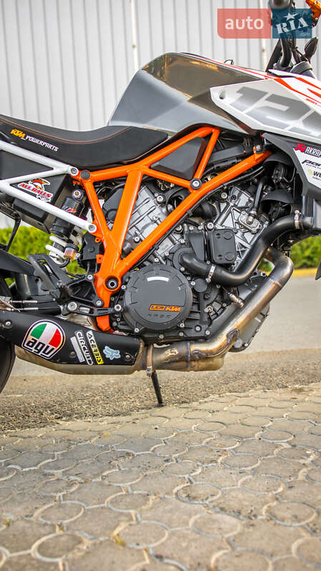 Мотоцикл Без обтекателей (Naked bike) KTM Super Duke 1290 2017 в Черновцах
