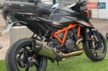 Мотоцикл Без обтекателей (Naked bike) KTM Super Duke 1290 2022 в 