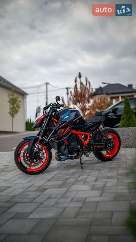 Мотоцикл Без обтекателей (Naked bike) KTM Super Duke 1290 2023 в Черновцах