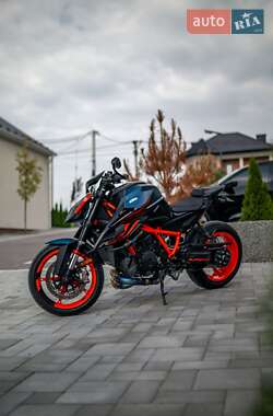 Мотоцикл Без обтекателей (Naked bike) KTM Super Duke 1290 2023 в 