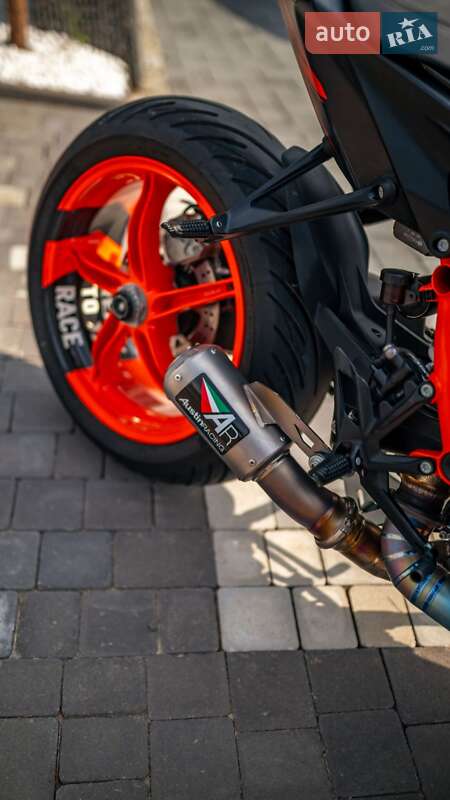 Мотоцикл Без обтекателей (Naked bike) KTM Super Duke 1290 2023 в Черновцах