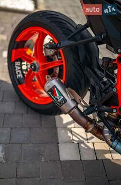 Мотоцикл Без обтекателей (Naked bike) KTM Super Duke 1290 2023 в 