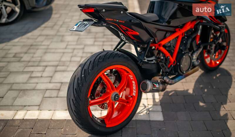 Мотоцикл Без обтекателей (Naked bike) KTM Super Duke 1290 2023 в Черновцах