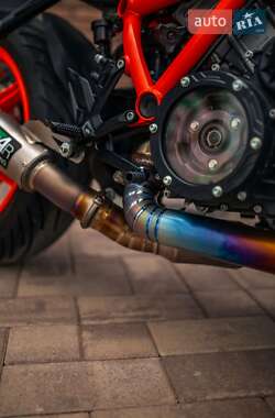 Мотоцикл Без обтекателей (Naked bike) KTM Super Duke 1290 2023 в 