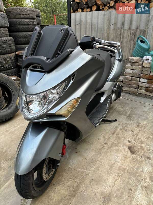 Макси-скутер Kymco Xciting 2005 в Шептицькому