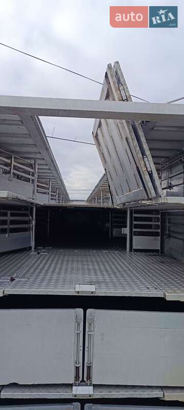 Для перевозки животных - полуприцеп Lacitrailer 3E20 2015 в Белой Церкви