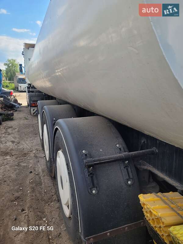 Цистерна полуприцеп LAG 0-3-36 2008 в Новом Буге