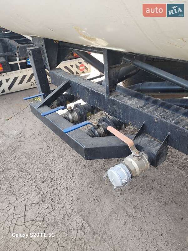 Цистерна полуприцеп LAG 0-3-36 2008 в Новом Буге