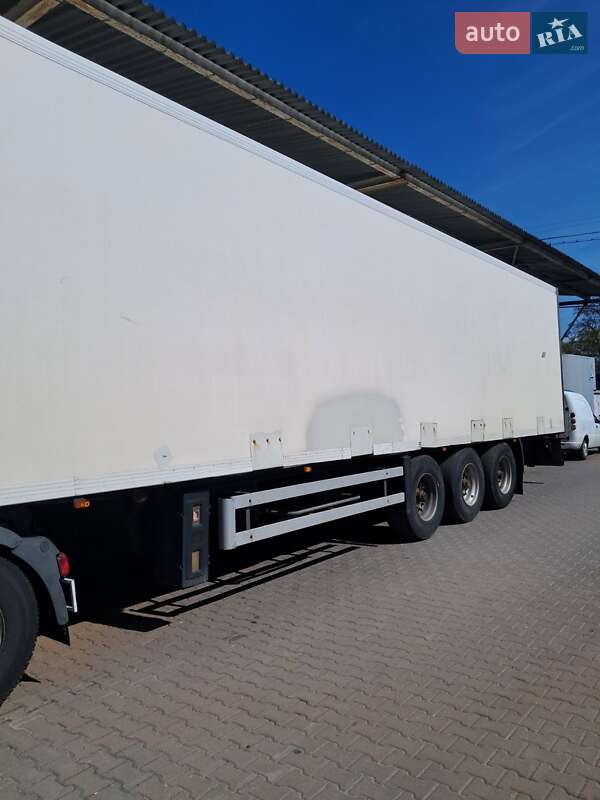 Рефрижератор напівпричіп Lamberet Carrier Maxima 2003 в Львові