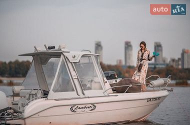 Моторная яхта Lamberti 21 2011 в Киеве