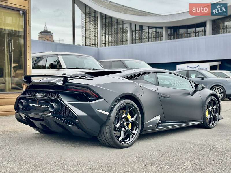 Купе Lamborghini Huracan 2024 в Києві