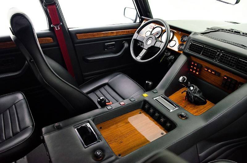Внедорожник / Кроссовер Lamborghini Lm-002 1995 в 