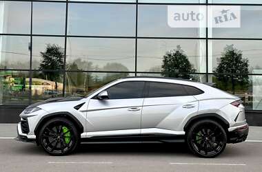 Позашляховик / Кросовер Lamborghini Urus 2020 в  фото 9 Позашляховик / Кросовер Lamborghini Urus 2020 в
