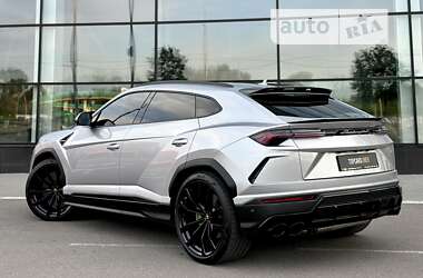 Позашляховик / Кросовер Lamborghini Urus 2020 в  фото 12 Позашляховик / Кросовер Lamborghini Urus 2020 в