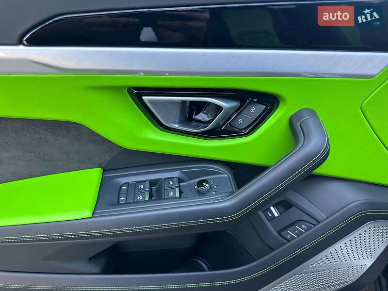 Внедорожник / Кроссовер Lamborghini Urus 2019 в Киеве
