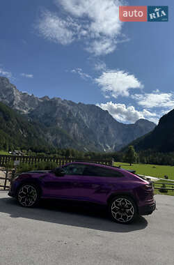 Внедорожник / Кроссовер Lamborghini Urus 2020 в 