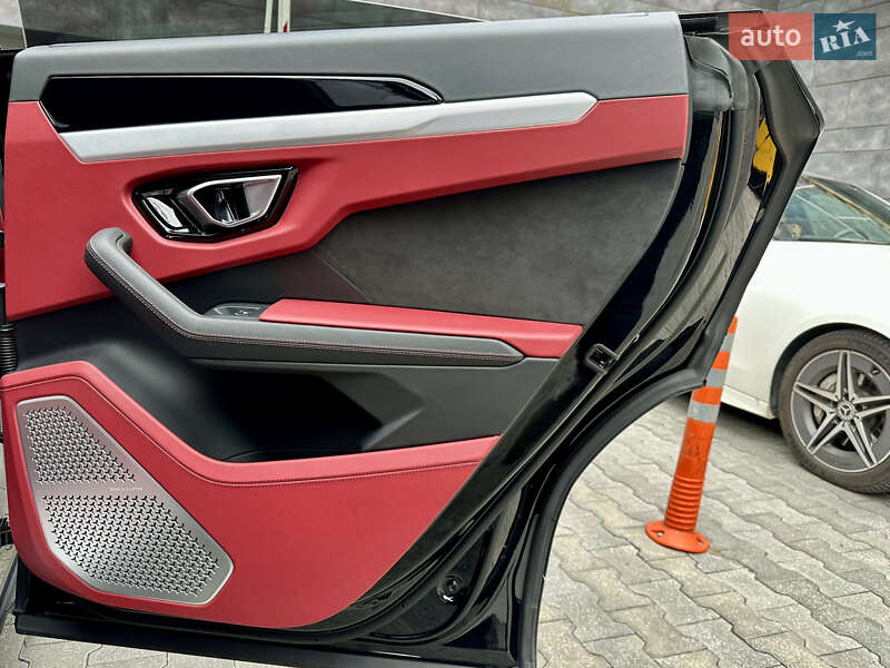 Внедорожник / Кроссовер Lamborghini Urus 2020 в Киеве