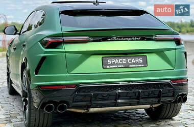 Позашляховик / Кросовер Lamborghini Urus 2020 в 