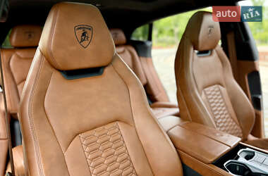 Позашляховик / Кросовер Lamborghini Urus 2020 в 