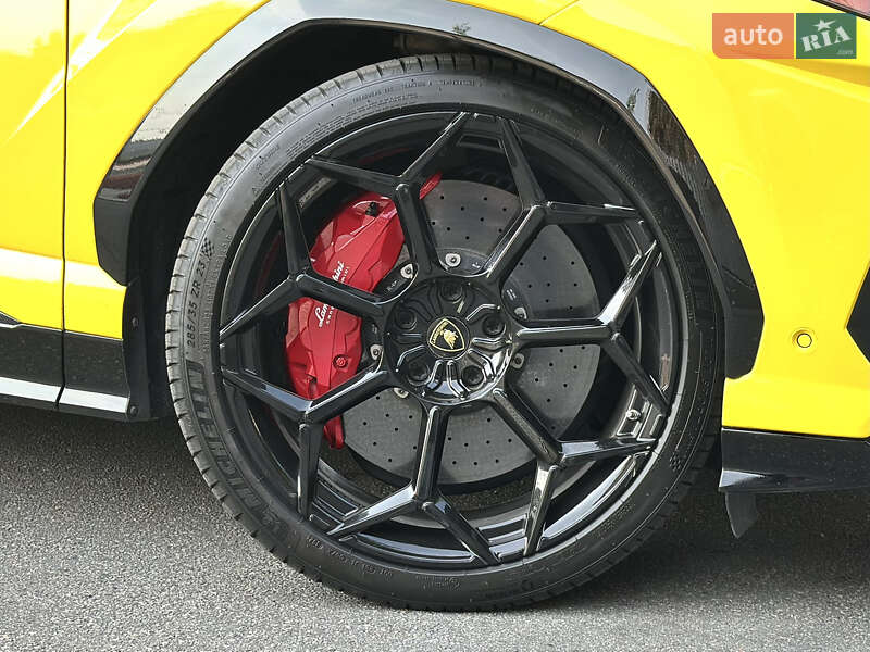 Позашляховик / Кросовер Lamborghini Urus 2019 в Києві