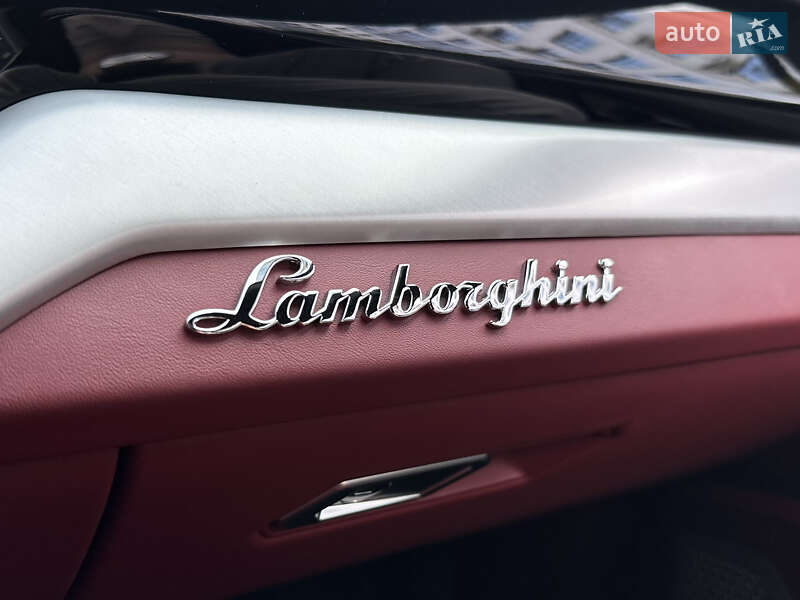 Позашляховик / Кросовер Lamborghini Urus 2019 в Києві