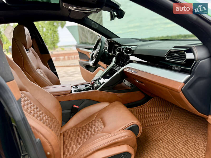 Внедорожник / Кроссовер Lamborghini Urus 2020 в Киеве