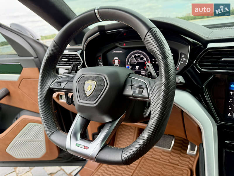 Внедорожник / Кроссовер Lamborghini Urus 2020 в Киеве