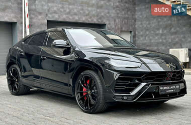 Внедорожник / Кроссовер Lamborghini Urus 2020 в 
